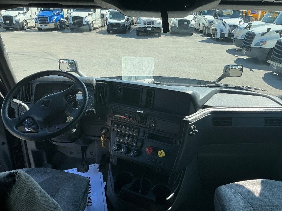 Sleeper Tractor-Heavy Duty Tractors-International-2022-LT625-East Chicago-IN-410,804\n\t\tmiles-$ 59,000 - Image 12