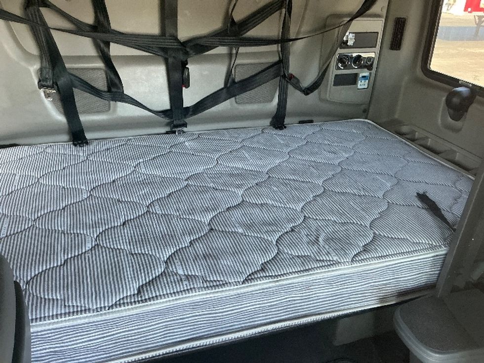 Sleeper Tractor-Heavy Duty Tractors-International-2022-LT625-East Chicago-IN-410,804\n\t\tmiles-$ 59,000 - Image 16