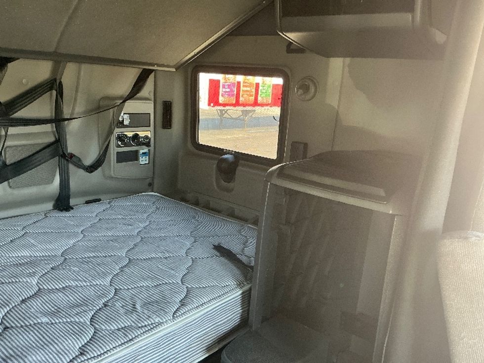 Sleeper Tractor-Heavy Duty Tractors-International-2022-LT625-East Chicago-IN-410,804\n\t\tmiles-$ 59,000 - Image 17