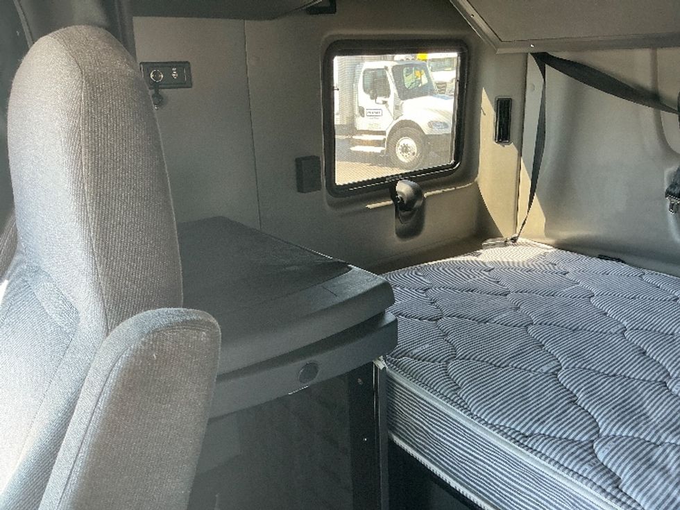 Sleeper Tractor-Heavy Duty Tractors-International-2022-LT625-East Chicago-IN-410,804\n\t\tmiles-$ 59,000 - Image 18