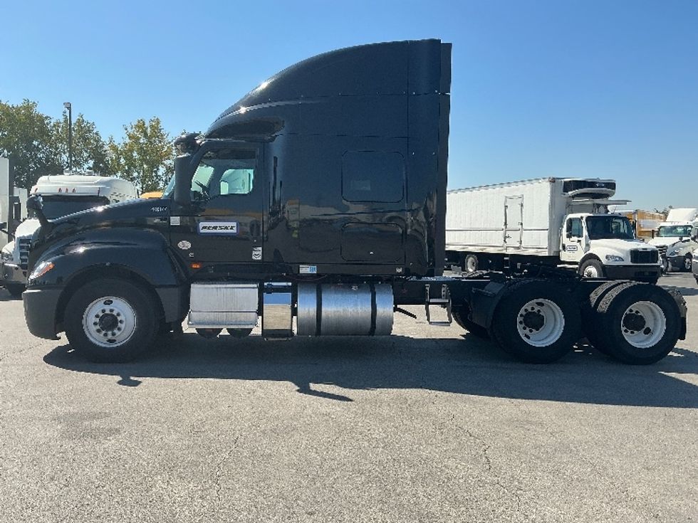 Sleeper Tractor-Heavy Duty Tractors-International-2022-LT625-East Chicago-IN-410,804\n\t\tmiles-$ 59,000 - Image 4