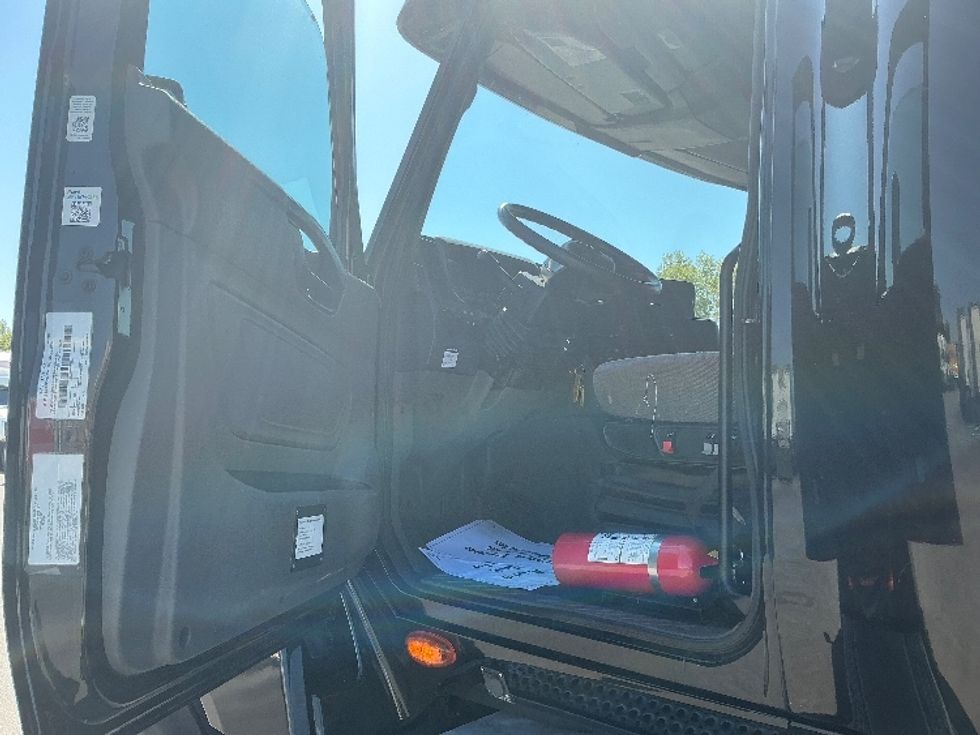 Sleeper Tractor-Heavy Duty Tractors-International-2022-LT625-East Chicago-IN-410,804\n\t\tmiles-$ 59,000 - Image 9