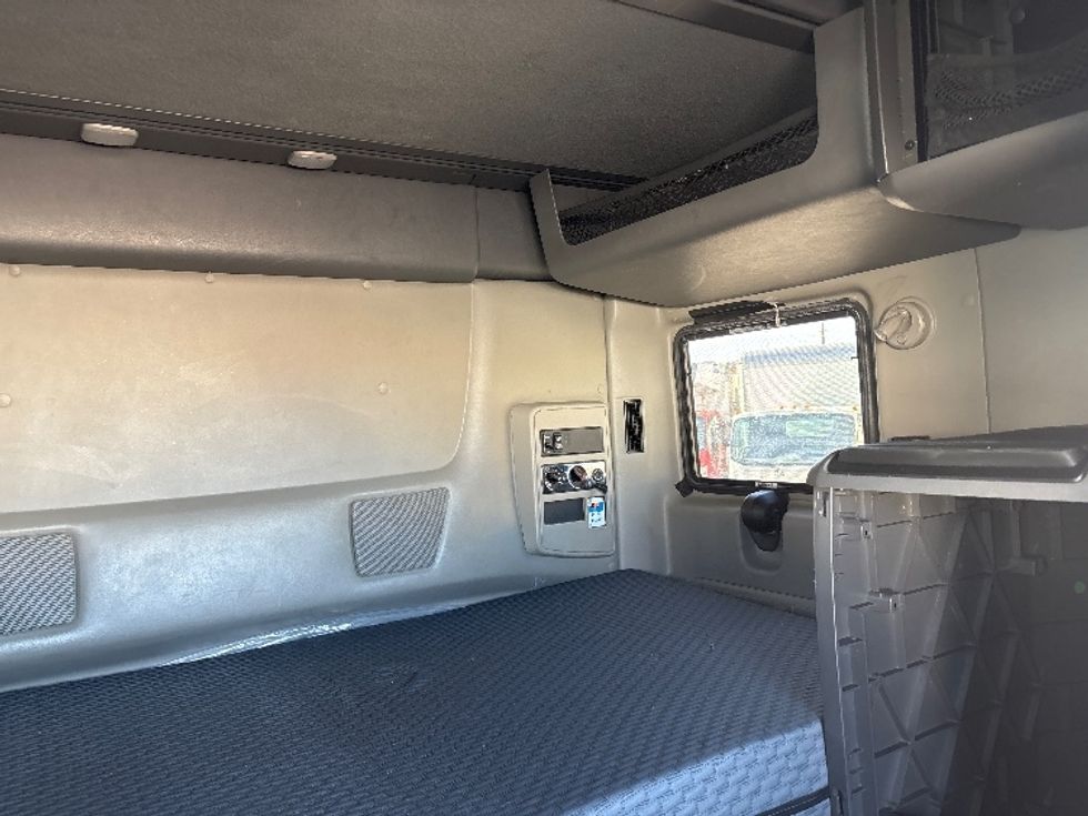 Sleeper Tractor-Heavy Duty Tractors-International-2022-LT625-East Chicago-IN-461,678\n\t\tmiles-$ 52,500 - Image 18