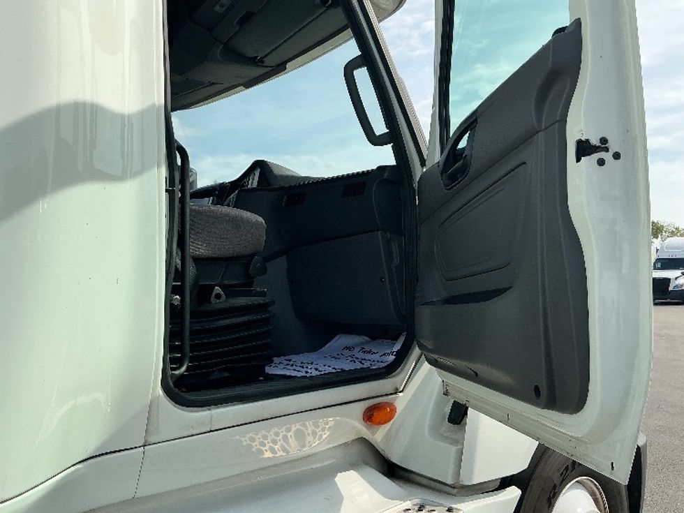 Sleeper Tractor-Heavy Duty Tractors-International-2022-LT625-East Chicago-IN-483,698\n\t\tmiles-$ 53,000 - Image 13