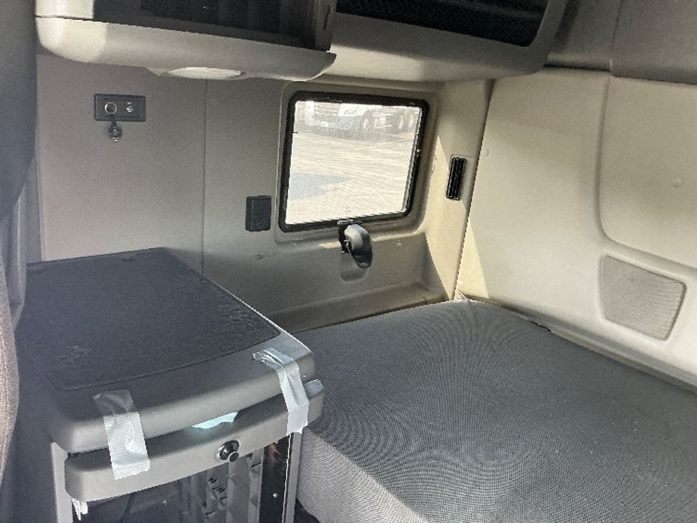 Sleeper Tractor-Heavy Duty Tractors-International-2022-LT625-East Chicago-IN-483,698\n\t\tmiles-$ 53,000 - Image 19