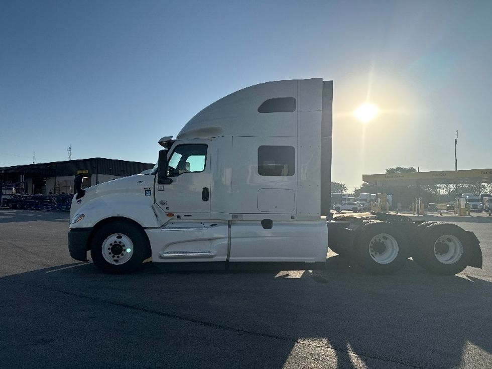 Sleeper Tractor-Heavy Duty Tractors-International-2022-LT625-East Chicago-IN-483,698\n\t\tmiles-$ 53,000 - Image 4