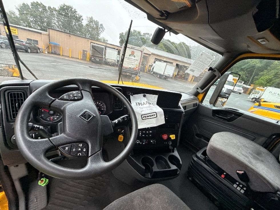 Sleeper Tractor-Heavy Duty Tractors-International-2022-LT625-Edison-NJ-376,377\n\t\tmiles-$ 61,250 - Image 11
