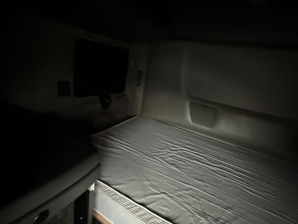 Sleeper Tractor-Heavy Duty Tractors-International-2022-LT625-Edison-NJ-376,377\n\t\tmiles-$ 61,250 - Image 19