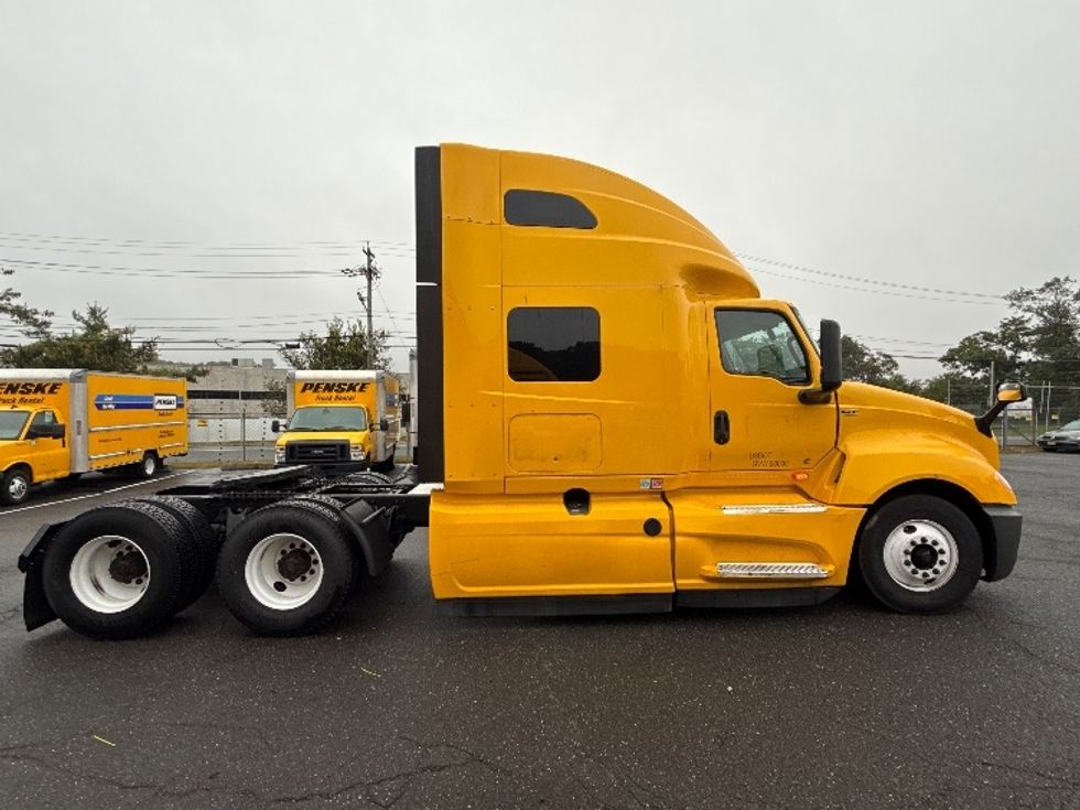 Sleeper Tractor-Heavy Duty Tractors-International-2022-LT625-Edison-NJ-376,377\n\t\tmiles-$ 61,250 - Image 8
