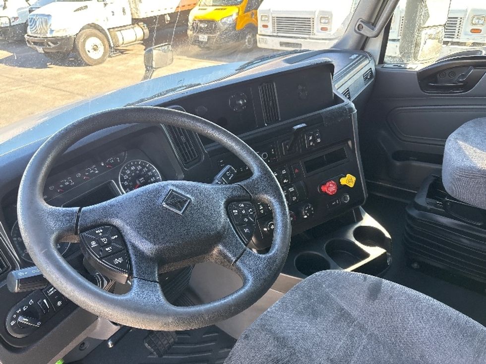 Sleeper Tractor-Heavy Duty Tractors-International-2022-LT625-El Paso-TX-465,224\n\t\tmiles-$ 59,250 - Image 10