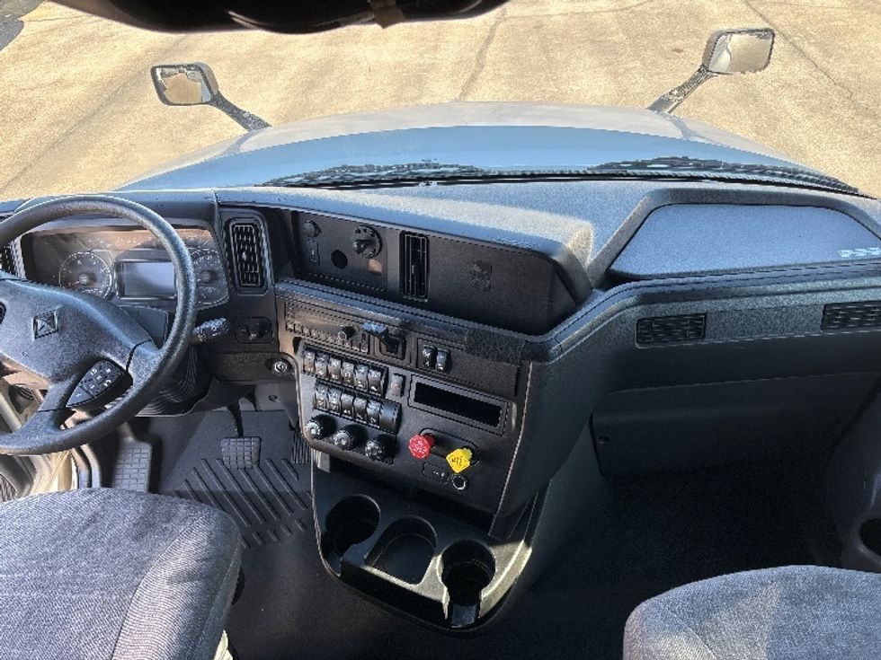 Sleeper Tractor-Heavy Duty Tractors-International-2022-LT625-El Paso-TX-465,224\n\t\tmiles-$ 59,250 - Image 12