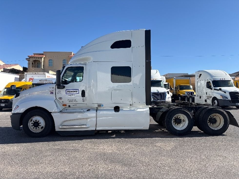 Sleeper Tractor-Heavy Duty Tractors-International-2022-LT625-El Paso-TX-465,224\n\t\tmiles-$ 59,250 - Image 4