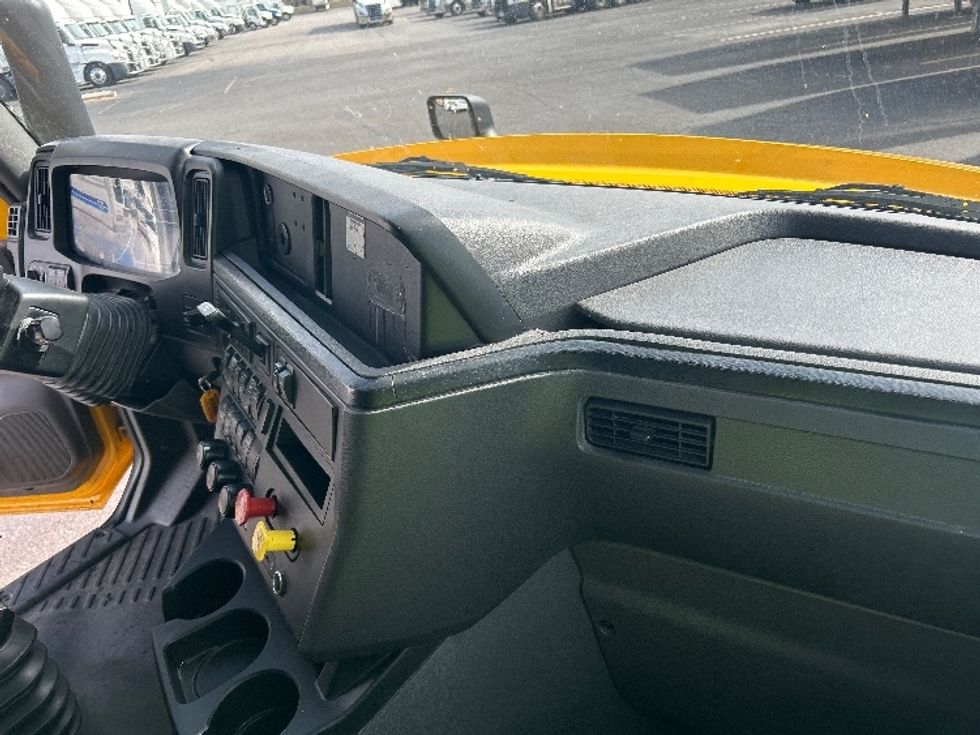 Sleeper Tractor-Heavy Duty Tractors-International-2022-LT625-El Paso-TX-469,705\n\t\tmiles-$ 56,750 - Image 15