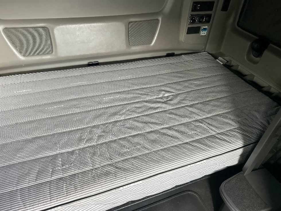 Sleeper Tractor-Heavy Duty Tractors-International-2022-LT625-El Paso-TX-469,705\n\t\tmiles-$ 56,750 - Image 17