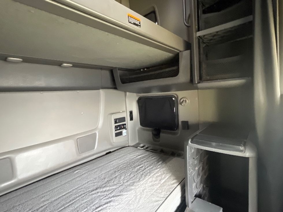 Sleeper Tractor-Heavy Duty Tractors-International-2022-LT625-El Paso-TX-586,504\n\t\tmiles-$ 43,750 - Image 18