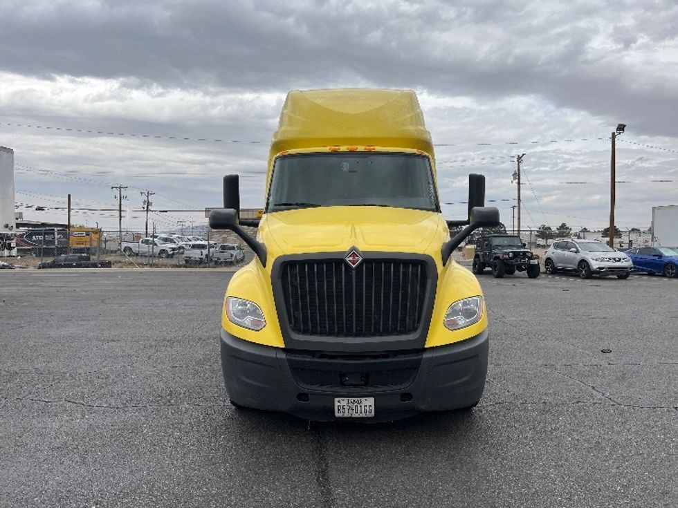 Sleeper Tractor-Heavy Duty Tractors-International-2022-LT625-El Paso-TX-586,504\n\t\tmiles-$ 43,750 - Image 2