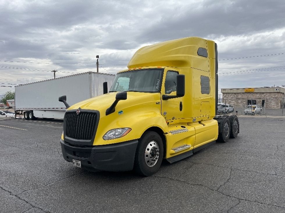 Sleeper Tractor-Heavy Duty Tractors-International-2022-LT625-El Paso-TX-586,504\n\t\tmiles-$ 43,750 - Image 3