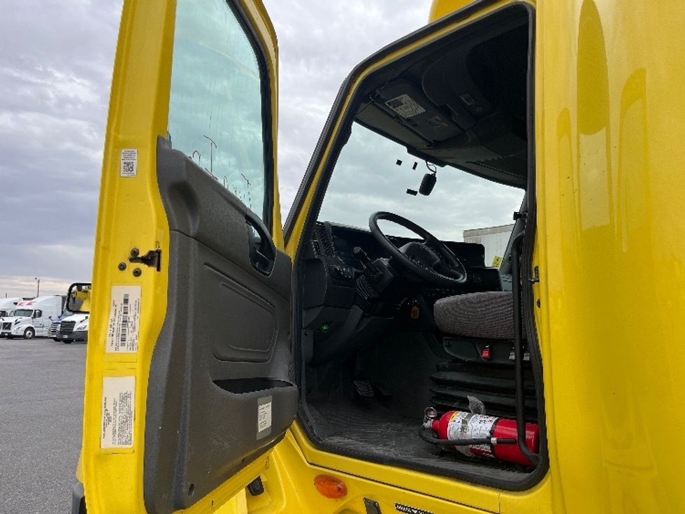 Sleeper Tractor-Heavy Duty Tractors-International-2022-LT625-El Paso-TX-586,504\n\t\tmiles-$ 43,750 - Image 9