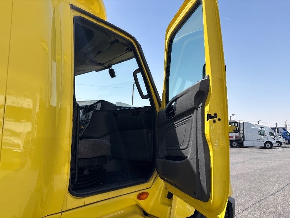 Sleeper Tractor-Heavy Duty Tractors-International-2022-LT625-El Paso-TX-607,566\n\t\tmiles-$ 40,500 - Image 11