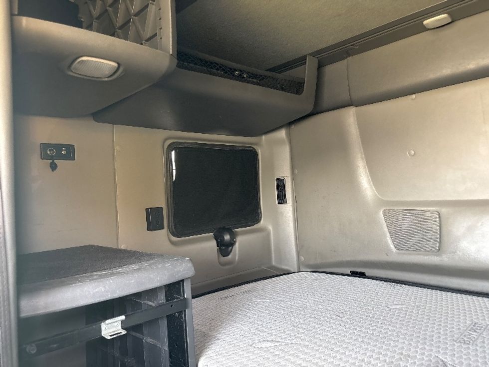 Sleeper Tractor-Heavy Duty Tractors-International-2022-LT625-El Paso-TX-607,566\n\t\tmiles-$ 40,500 - Image 17