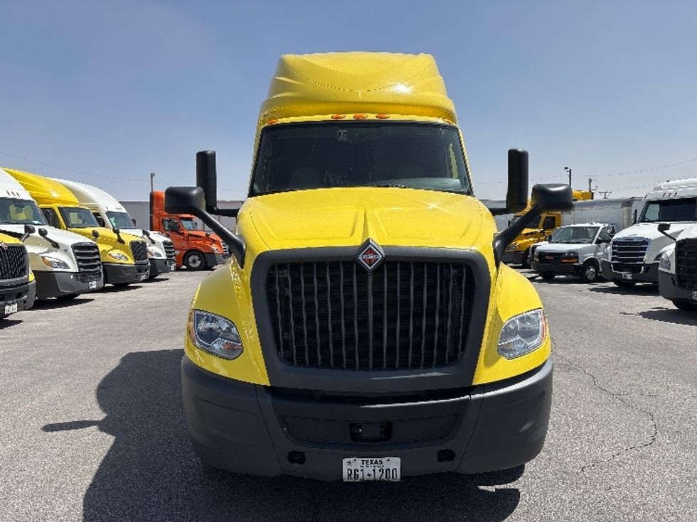 Sleeper Tractor-Heavy Duty Tractors-International-2022-LT625-El Paso-TX-607,566\n\t\tmiles-$ 40,500 - Image 2