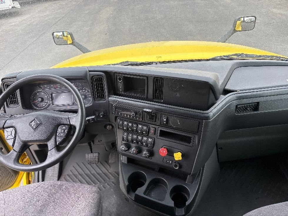 Sleeper Tractor-Heavy Duty Tractors-International-2022-LT625-El Paso-TX-618,983\n\t\tmiles-$ 37,500 - Image 12