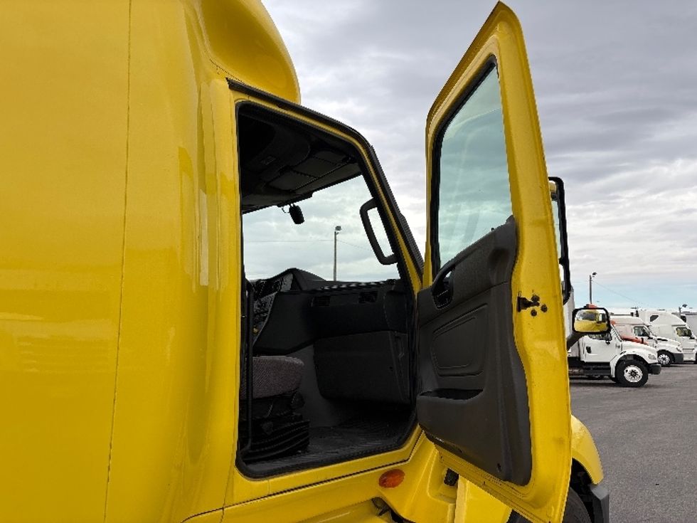 Sleeper Tractor-Heavy Duty Tractors-International-2022-LT625-El Paso-TX-618,983\n\t\tmiles-$ 37,500 - Image 13