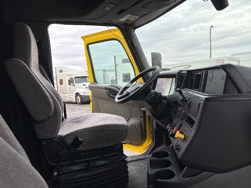 Sleeper Tractor-Heavy Duty Tractors-International-2022-LT625-El Paso-TX-618,983\n\t\tmiles-$ 37,500 - Image 15