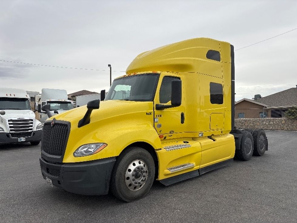 Sleeper Tractor-Heavy Duty Tractors-International-2022-LT625-El Paso-TX-618,983\n\t\tmiles-$ 37,500 - Image 3