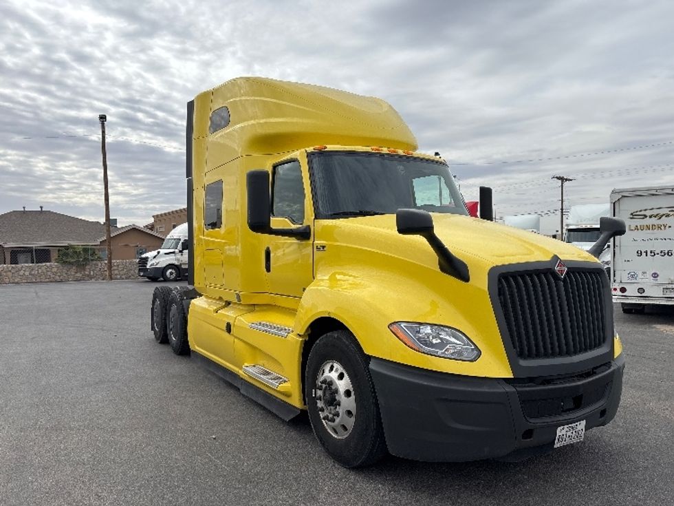 Sleeper Tractor-Heavy Duty Tractors-International-2022-LT625-El Paso-TX-643,849\n\t\tmiles-$ 37,500 - Image 1