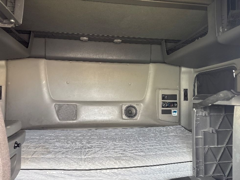 Sleeper Tractor-Heavy Duty Tractors-International-2022-LT625-El Paso-TX-643,849\n\t\tmiles-$ 37,500 - Image 16