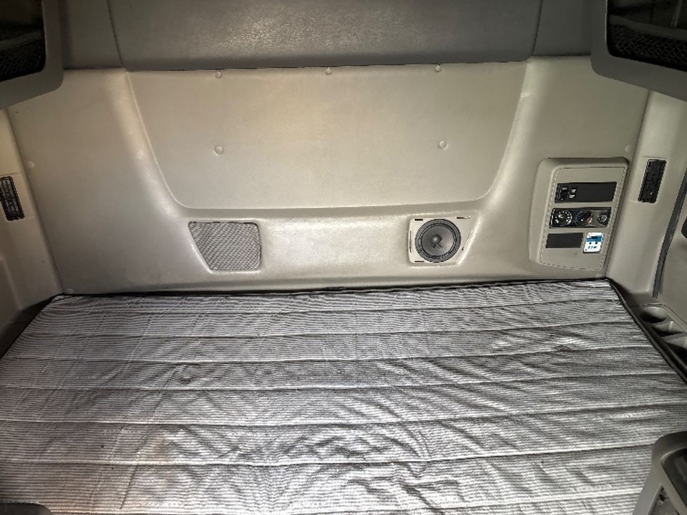 Sleeper Tractor-Heavy Duty Tractors-International-2022-LT625-El Paso-TX-643,849\n\t\tmiles-$ 37,500 - Image 17