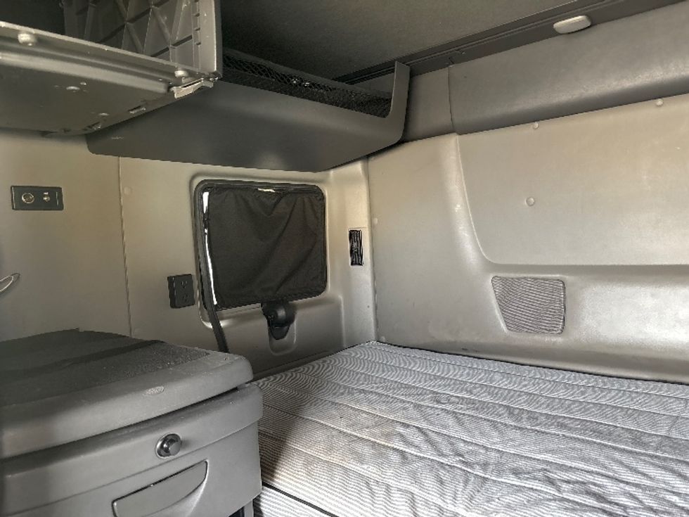 Sleeper Tractor-Heavy Duty Tractors-International-2022-LT625-El Paso-TX-643,849\n\t\tmiles-$ 37,500 - Image 19