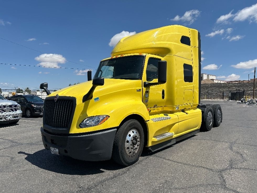 Sleeper Tractor-Heavy Duty Tractors-International-2022-LT625-El Paso-TX-646,518\n\t\tmiles-$ 35,750 - Image 3