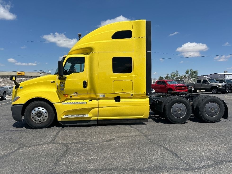 Sleeper Tractor-Heavy Duty Tractors-International-2022-LT625-El Paso-TX-646,518\n\t\tmiles-$ 35,750 - Image 4
