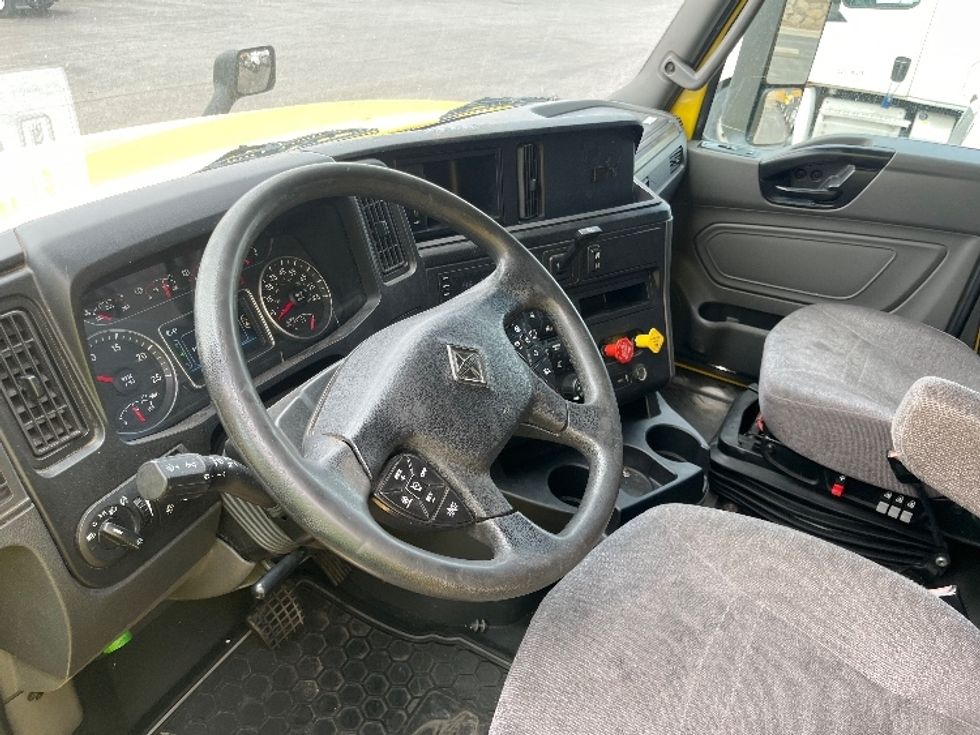 Sleeper Tractor-Heavy Duty Tractors-International-2022-LT625-El Paso-TX-648,232\n\t\tmiles-$ 37,250 - Image 10