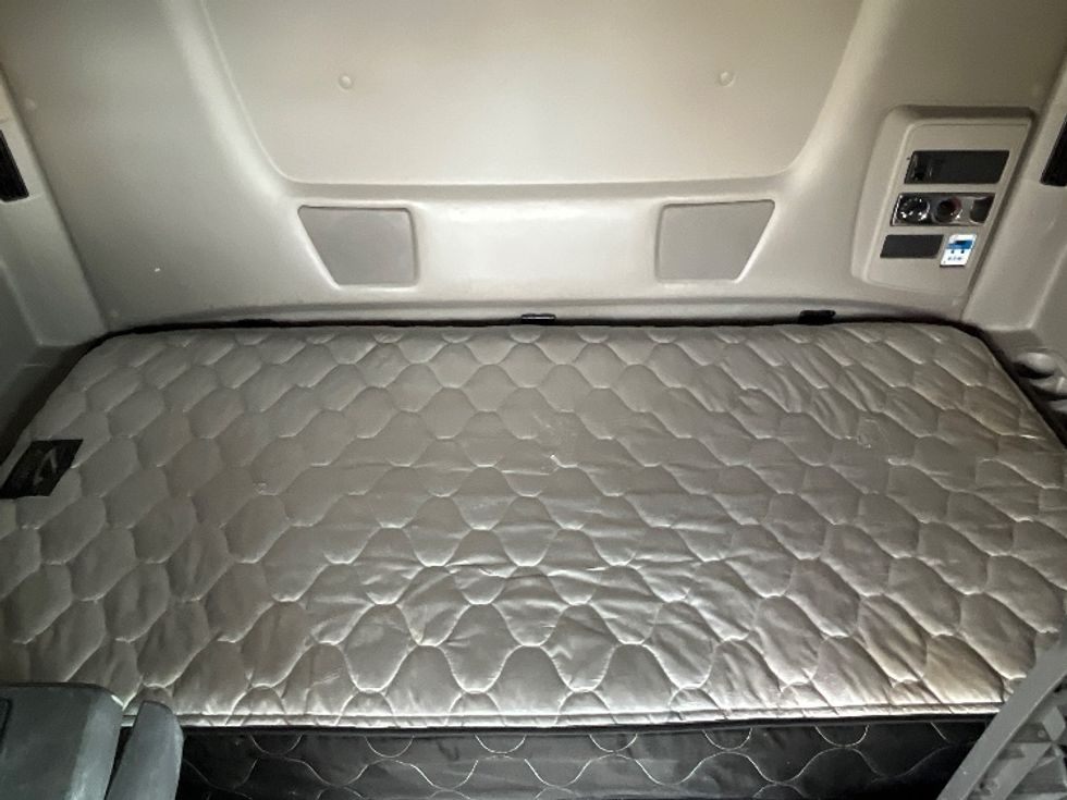 Sleeper Tractor-Heavy Duty Tractors-International-2022-LT625-El Paso-TX-648,232\n\t\tmiles-$ 37,250 - Image 17