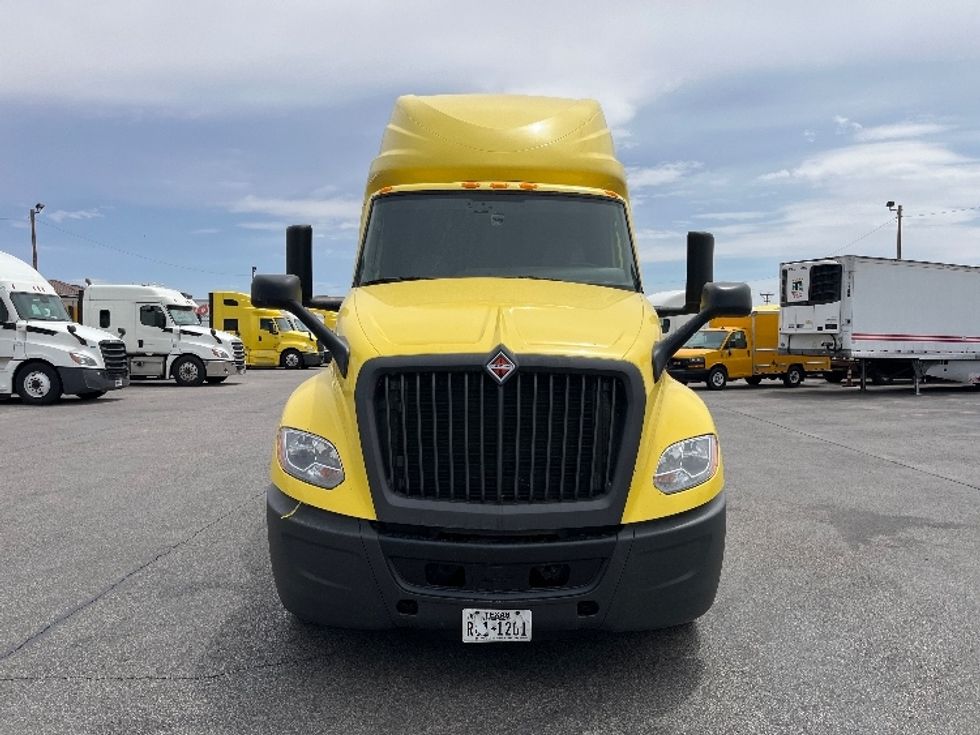 Sleeper Tractor-Heavy Duty Tractors-International-2022-LT625-El Paso-TX-648,232\n\t\tmiles-$ 37,250 - Image 2