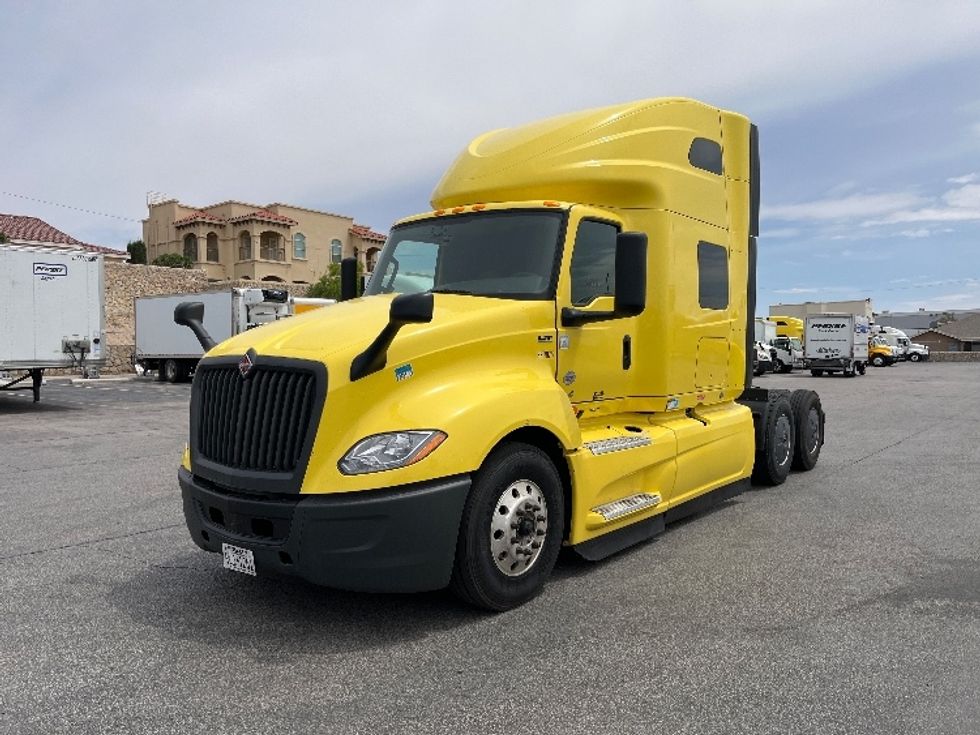 Sleeper Tractor-Heavy Duty Tractors-International-2022-LT625-El Paso-TX-648,232\n\t\tmiles-$ 37,250 - Image 3
