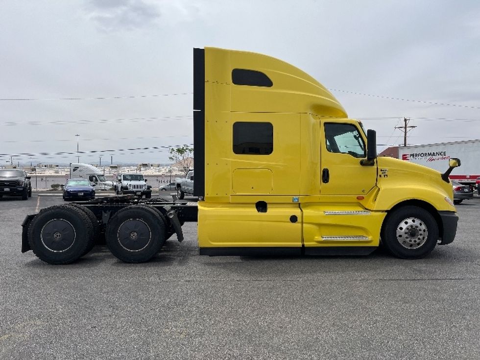 Sleeper Tractor-Heavy Duty Tractors-International-2022-LT625-El Paso-TX-648,232\n\t\tmiles-$ 37,250 - Image 8