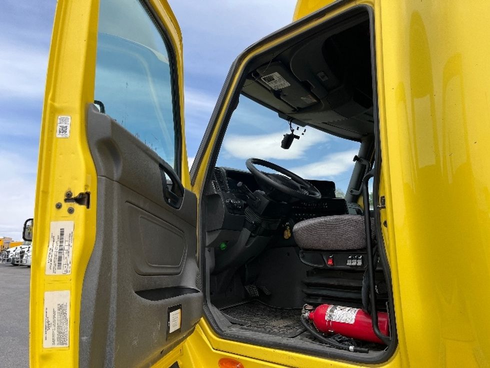 Sleeper Tractor-Heavy Duty Tractors-International-2022-LT625-El Paso-TX-648,232\n\t\tmiles-$ 37,250 - Image 9
