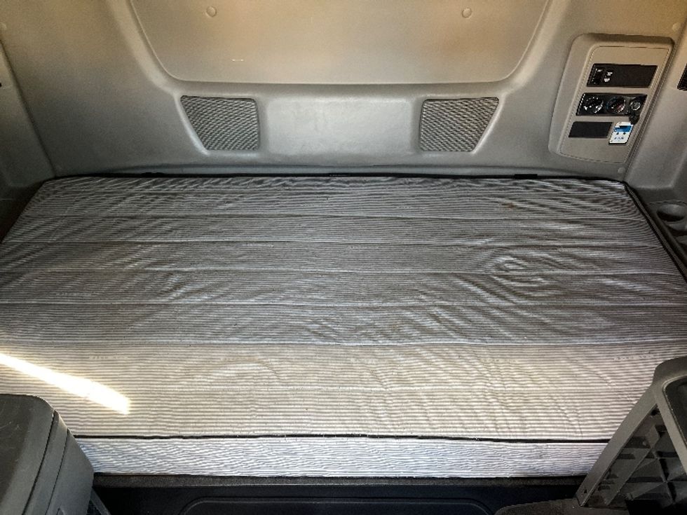 Sleeper Tractor-Heavy Duty Tractors-International-2022-LT625-El Paso-TX-649,196\n\t\tmiles-$ 34,750 - Image 17