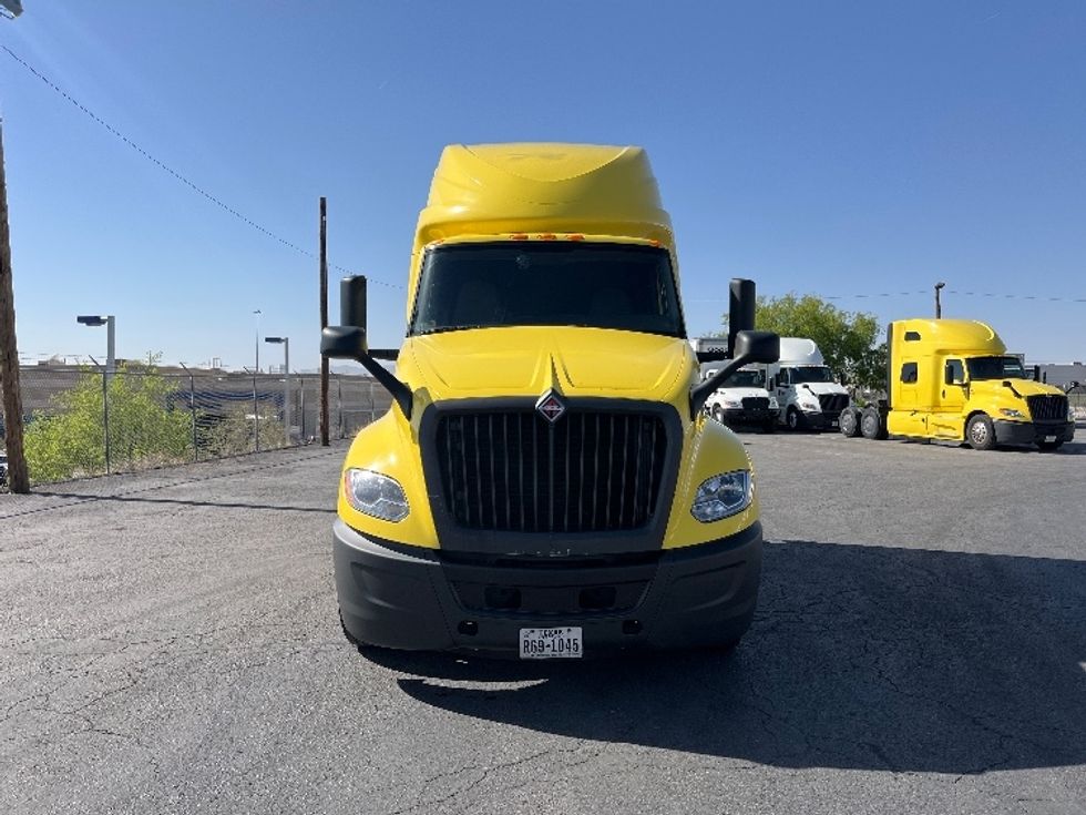 Sleeper Tractor-Heavy Duty Tractors-International-2022-LT625-El Paso-TX-649,196\n\t\tmiles-$ 34,750 - Image 2
