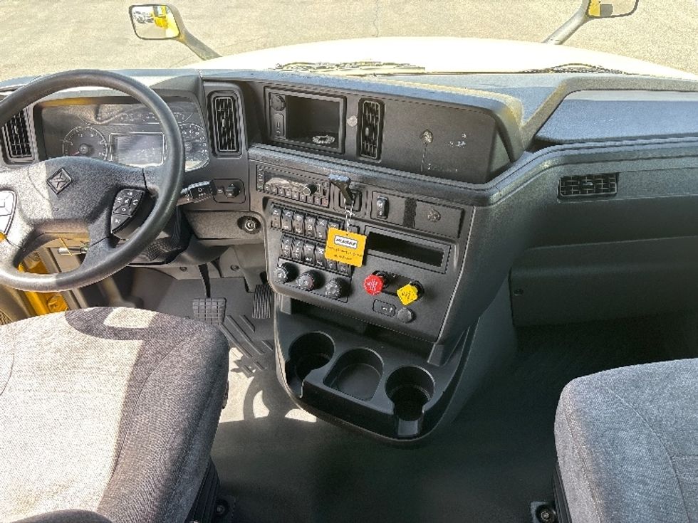 Sleeper Tractor-Heavy Duty Tractors-International-2022-LT625-El Paso-TX-666,191\n\t\tmiles-$ 34,250 - Image 12