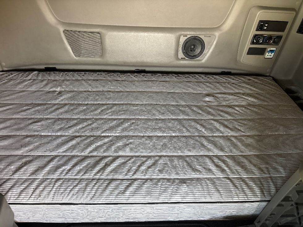 Sleeper Tractor-Heavy Duty Tractors-International-2022-LT625-El Paso-TX-666,191\n\t\tmiles-$ 34,250 - Image 17