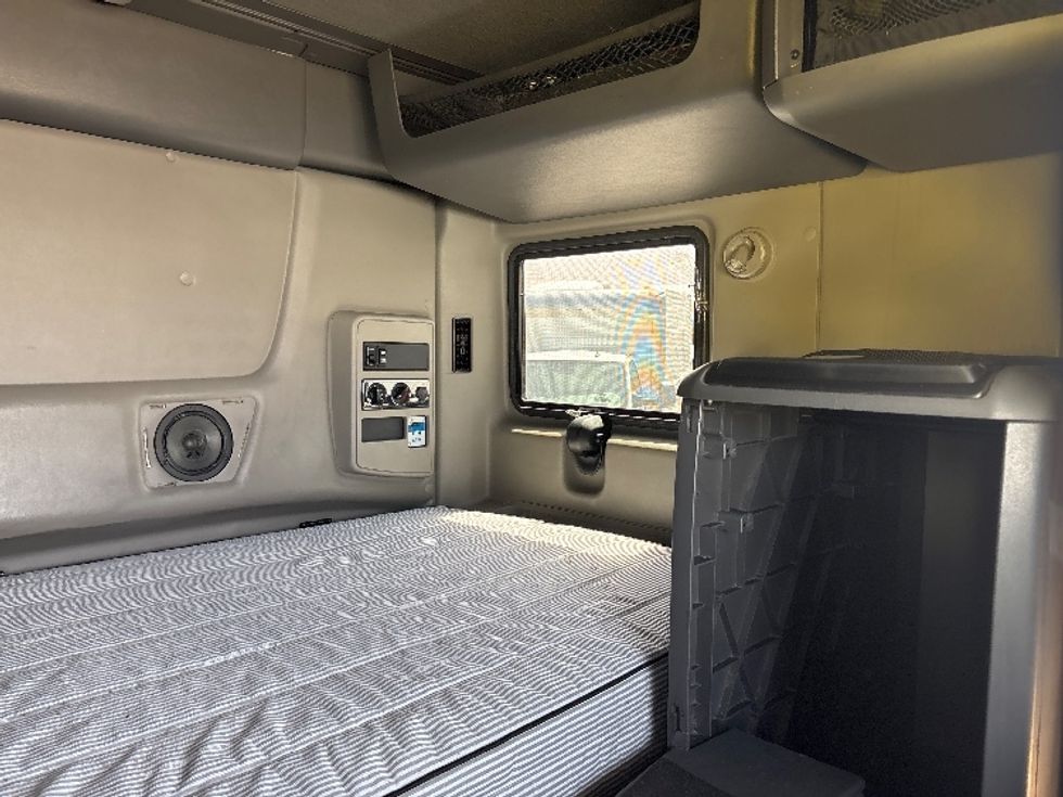 Sleeper Tractor-Heavy Duty Tractors-International-2022-LT625-El Paso-TX-666,191\n\t\tmiles-$ 34,250 - Image 18