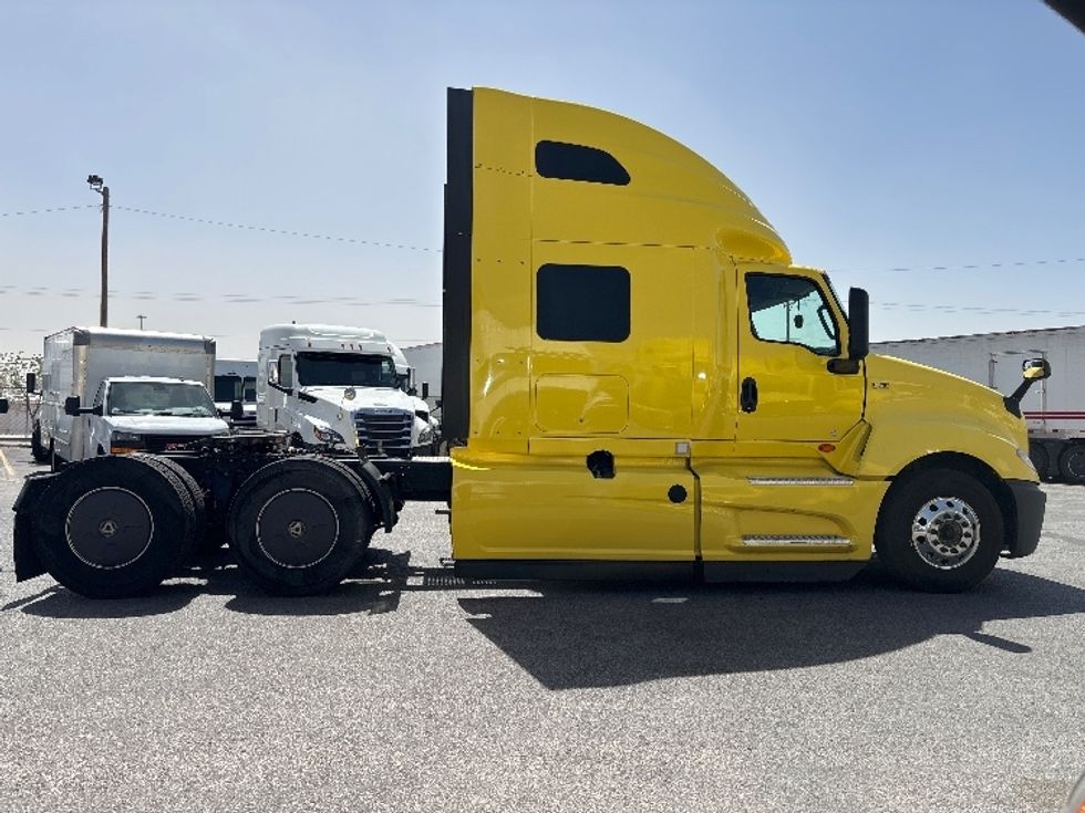 Sleeper Tractor-Heavy Duty Tractors-International-2022-LT625-El Paso-TX-666,191\n\t\tmiles-$ 34,250 - Image 8