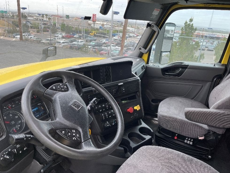 Sleeper Tractor-Heavy Duty Tractors-International-2022-LT625-El Paso-TX-675,050\n\t\tmiles-$ 34,250 - Image 10