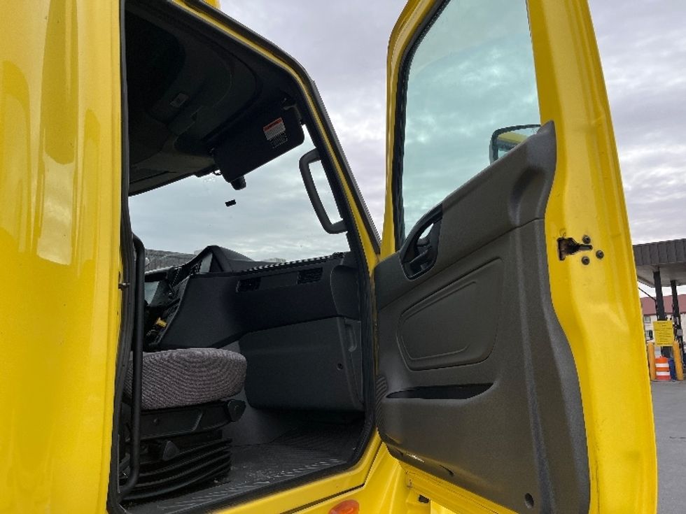 Sleeper Tractor-Heavy Duty Tractors-International-2022-LT625-El Paso-TX-675,050\n\t\tmiles-$ 34,250 - Image 13