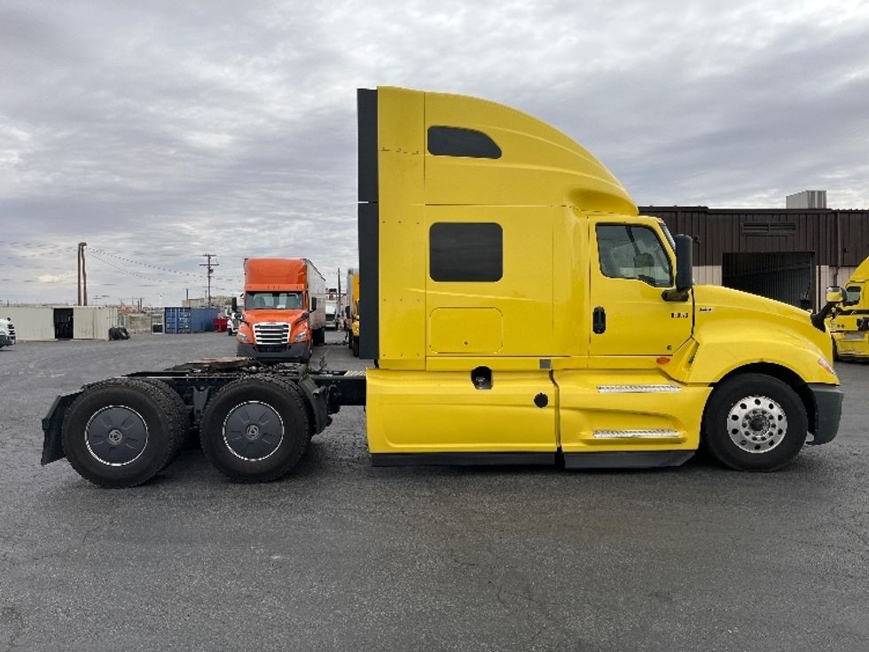Sleeper Tractor-Heavy Duty Tractors-International-2022-LT625-El Paso-TX-675,050\n\t\tmiles-$ 34,250 - Image 8